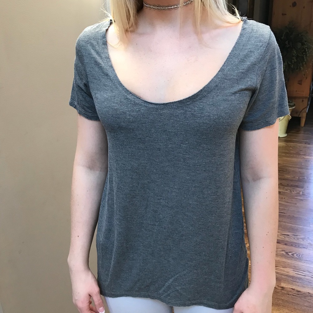 Super cute Grey high-low short sleeved Tunic.